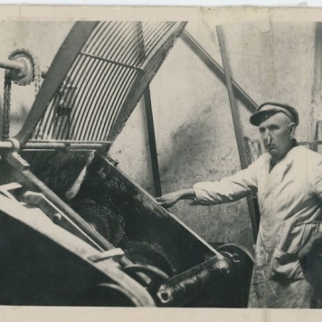 Jan Grzegorek, przodownik i racjonalizator w fabryce Mystkowskiego