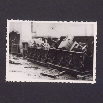 Gnieźnieńska katedra. Wnętrze po spaleniu.