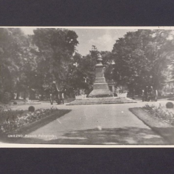 Pomnik Poległych Bohaterów.