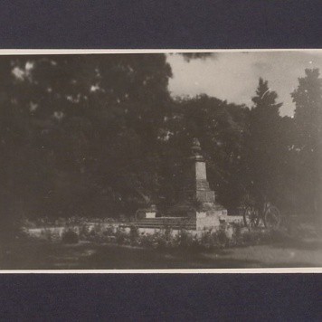 Pomnik Poległych Bohaterów.
 
