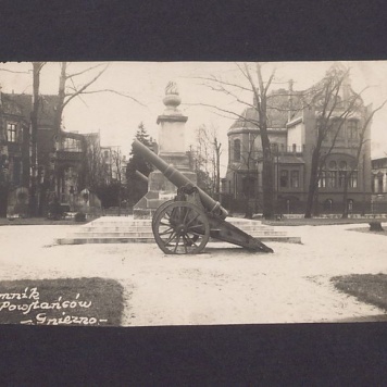 Pomnik Poległych Bohaterów.