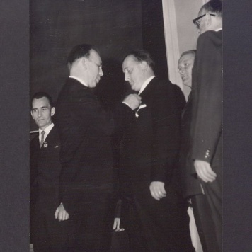 Odznaczenia pracowników Milicji Obywatelskiej z okazji Odrodzenia Polski.