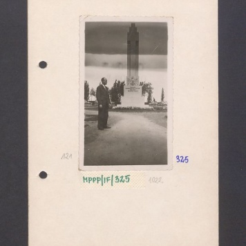 Pomnik powstańców wielkopolskich na cmentarzu św. Piotra.