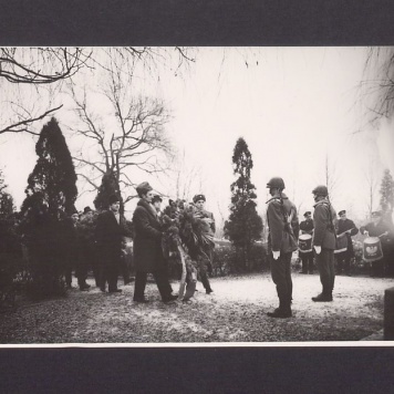 Wizyta żołnierzy radzieckich. Cmentarz św. Piotra.