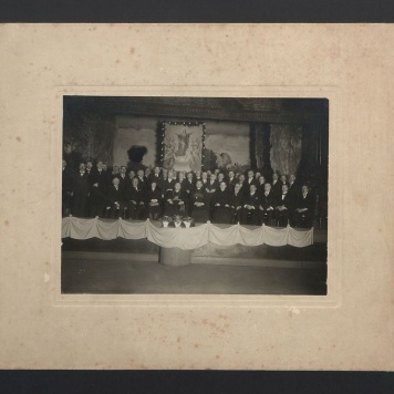 Biskup Antoni Laubitz (w środku) na uroczystości.