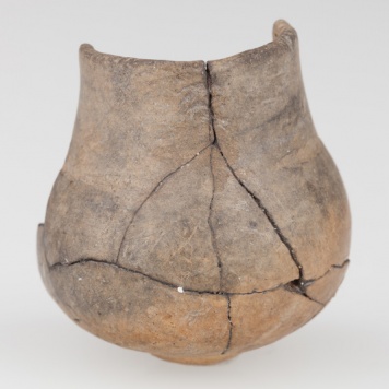 Miniaturowa waza z baniastym brzuścem