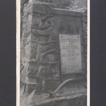 Pomnik poświęcony rozstrzelanym za Ojczyznę przez hitlerowców w 1939 r., ZBoWiD, 1959 r.