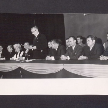 Odznaczenia pracowników Milicji Obywatelskiej z okazji Odrodzenia Polski.