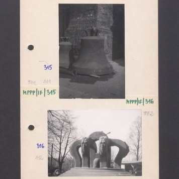 Dzwon przed katedrą w Gnieźnie.