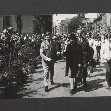 1 Maja 1972 r. w Gnieźnie. Ul. Chrobrego.