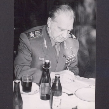 Wizyta żołnierzy radzieckich. Komitet Miejski PZPR.