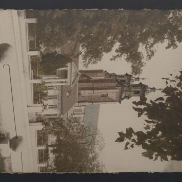 Bazylika wraz z pałacem arcybiskupim.