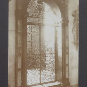 Krata w kaplicy Kołudzkich w katedrze.