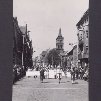 1 Maja 1972 r. w Gnieźnie. Ul. Chrobrego.