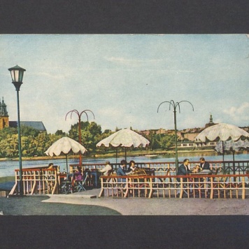 Kawiarnia nad jeziorem Jelonek.