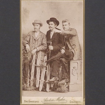 Portret Józefa Przybyszewskiego wraz kolegami.