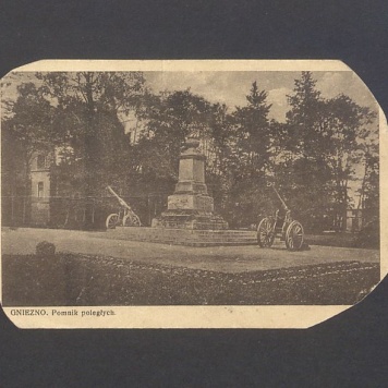 Pomnik Poległych Bohaterów.