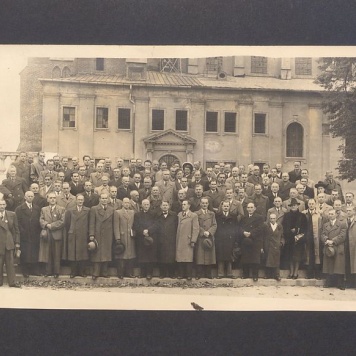 Zjazd drukarzy przed katedrą.