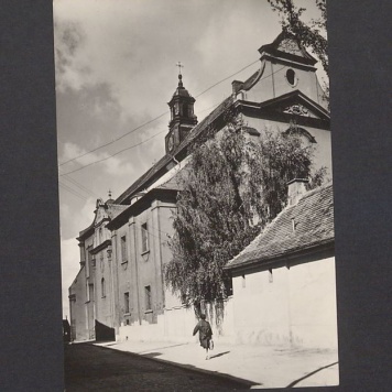 Wczesnogotycki kościół franciszkanów przebudowany w XVIII w.