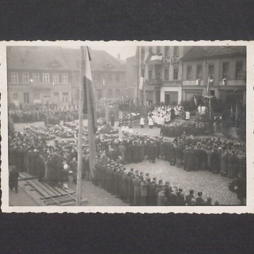 Powtórny pogrzeb pomordowanych w Rawiczu.