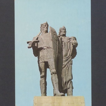 Pomnik Mieszka I i Bolesława Chrobrego w Gnieźnie według projektu Józefa Kopczyńskiego.