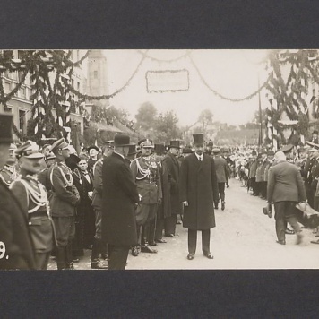 Uroczystości odsłonięcia pomnika Bolesława Chrobrego.