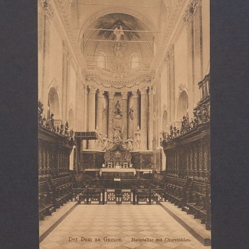 Ołtarz główny w katedrze gnieźnieńskiej.