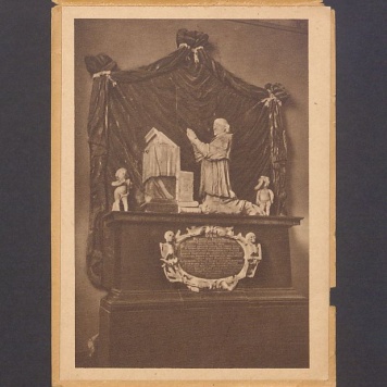 Pomnik arcybiskupa Andrzeja Olszowskiego.