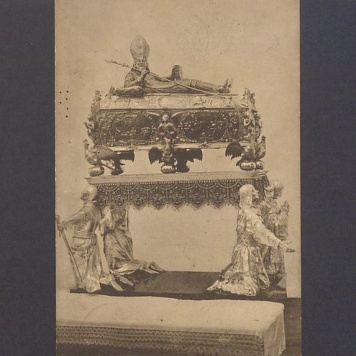 Grób św. Wojciecha w katedrze gnieźnieńskiej.