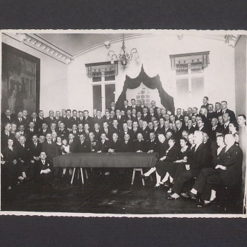 Uczestnicy uroczystości poświęcenia Domu Kupieckiego.