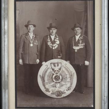 Król kurkowy z rycerzami