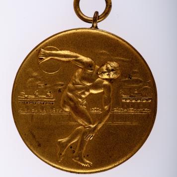 I nagroda w zawodach w rzucie dyskiem