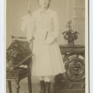 Portret komunijny dziewczynki