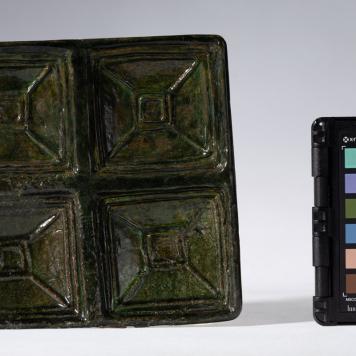 Kafel z motywem czterech kasetonów