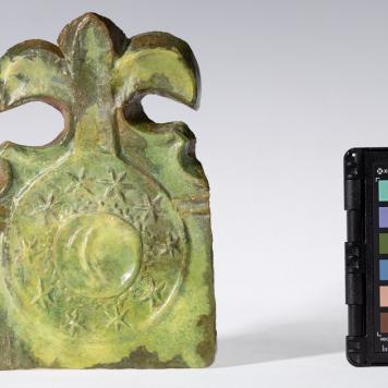 Kafel z motywem półksiężyca i gwiazd