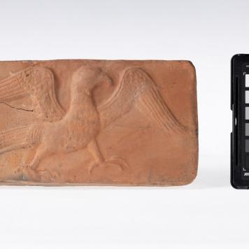 Płytka z wyobrażeniem orła