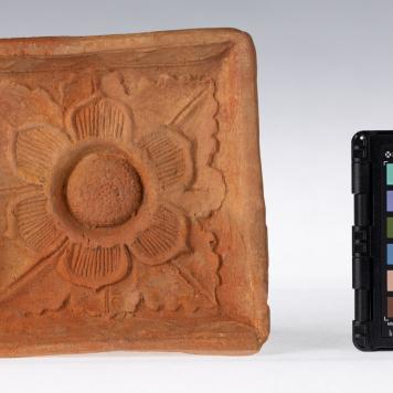 Kafel z rozetą kwiatową