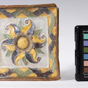 Kafel z rozetą kwiatową