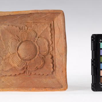 Kafel z rozetą kwiatową