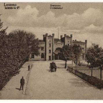 Dworzec kolejowy w Lesznie