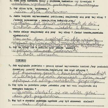 Ulica, podwórko, kamienica