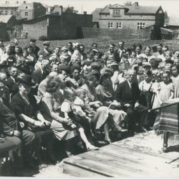 Zdjęcia reportażowe z uroczystości wręczenia sztandaru PCK w Koźminku