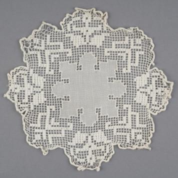 Serwetka okrągła, ozdobna